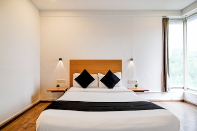 Green Arcade By Brill Room