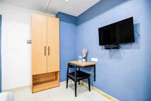 Deluxe Double Room, City View | Interior - Green Arcade By Brill Room (Kolkata)