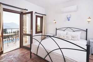 WiFi, bed sheets - Su apart.. (Kaş)