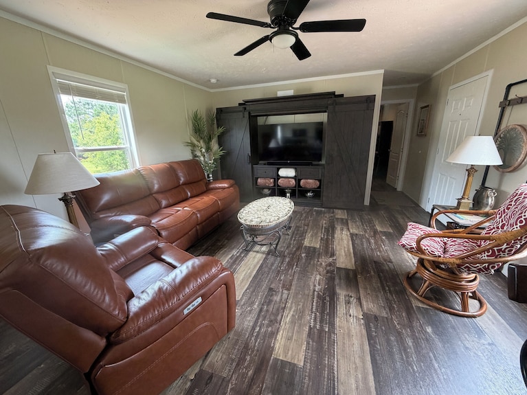 Cozy & Quiet 2 Bedroom Country Getaway, Close To All The Fun! - Gulf Shores, AL