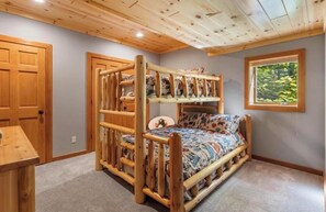 4 bedrooms, iron/ironing board, free WiFi, bed sheets