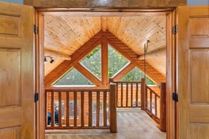 Interior - POWDER DREAMS !! 4 BEDROOM SKI-IN SKI-OUT CABIN AT BOYNE MOUNTAIN (Boyne City)