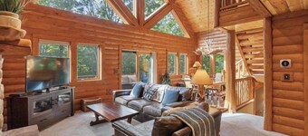 POWDER DREAMS !! 4 BEDROOM SKI-IN SKI-OUT CABIN AT BOYNE MOUNTAIN