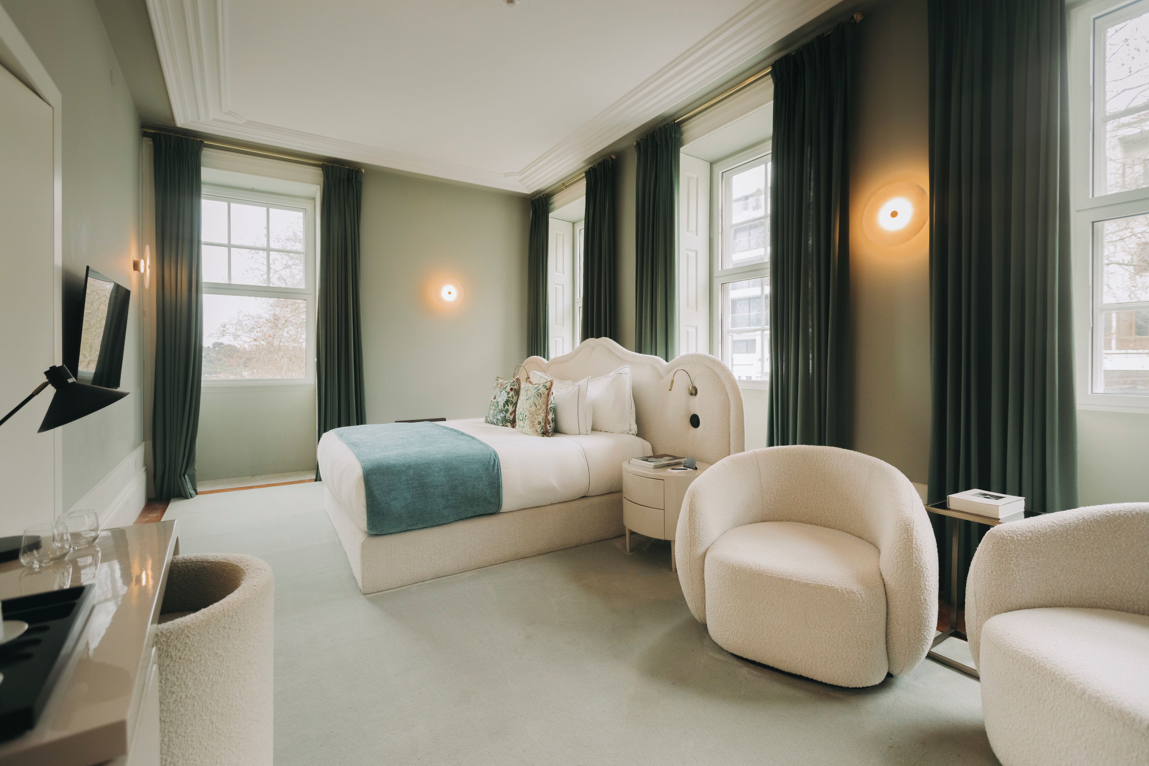 Royal Suite (Suite Royal with Bathtub) | In-room safe, blackout drapes, soundproofing, free WiFi