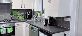 Ellas Stays - Bolton