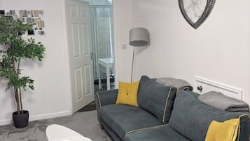 House, 3 Bedrooms, Garden View | Living area