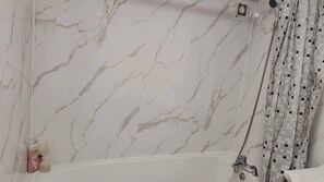 Apartment, 1 Bedroom | Bathroom | Toilet paper - Cosy Retreat - Suite 5 (Hamilton)
