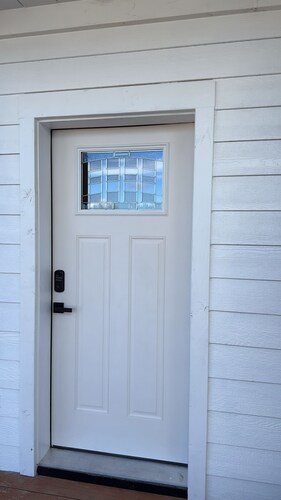 Beautiful 3-bedroom, 2.5-bath townhome in a prime Delta Junction near FtGreely