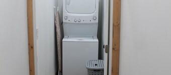 Beautiful 3bedroom 2bath garden level apartment in a prime DeltaJunctionFtGreely