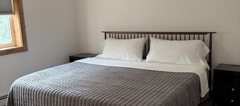 Beautiful 3-bedroom, 2.5-bath townhome in a prime Delta Junction near FtGreely