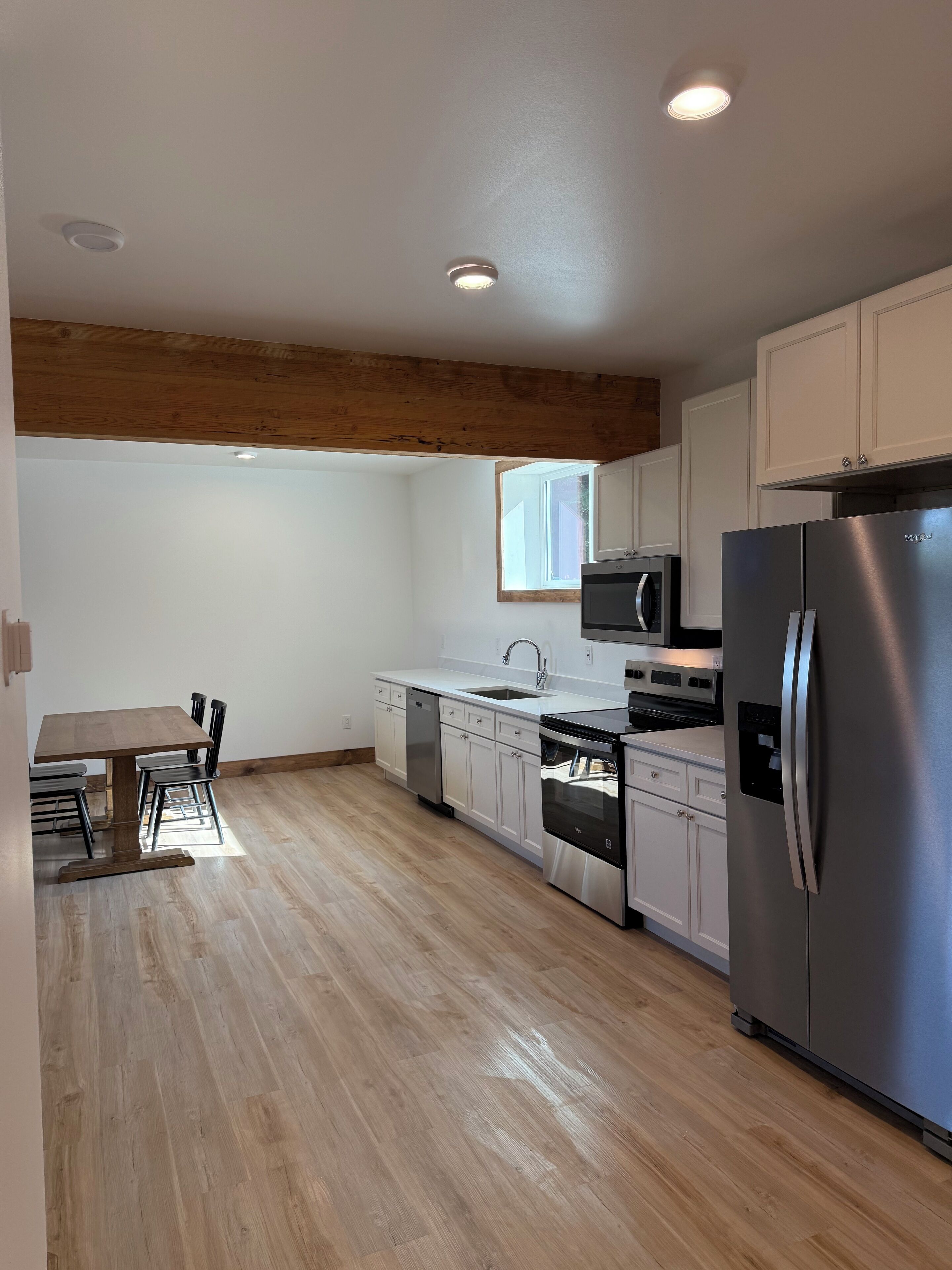 Mikrowelle, Ofen, Herdplatte, Geschirrspüler