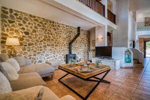 TV, fireplace - Sorubin 4pax, Villa 5StarsHome Mallorca (Selva)