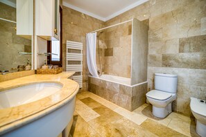 Hair dryer, towels - Sorubin 4pax, Villa 5StarsHome Mallorca (Selva)