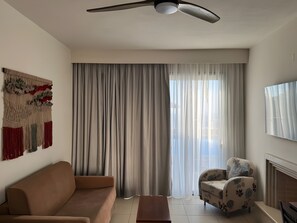 TV - Villa “1 Bedroom, Private Pool, Sea View” with Wi-Fi & Air Conditioning (Malia)