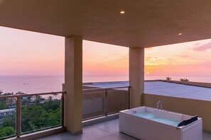 Penthouse | Outdoor spa tub - Elaya Resort Unawatuna (Unawatuna)