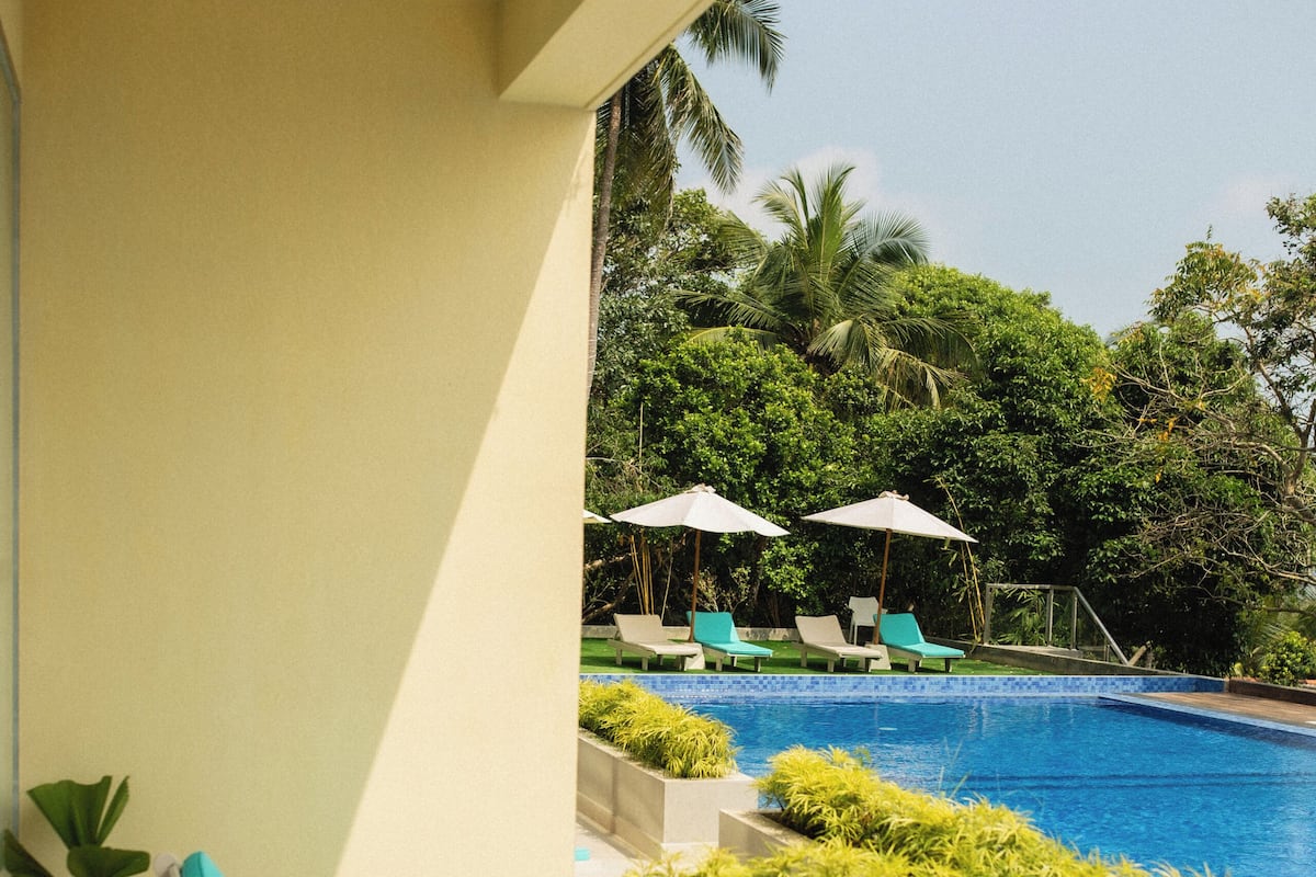 Deluxe Premier Pool Access | Terrace/patio