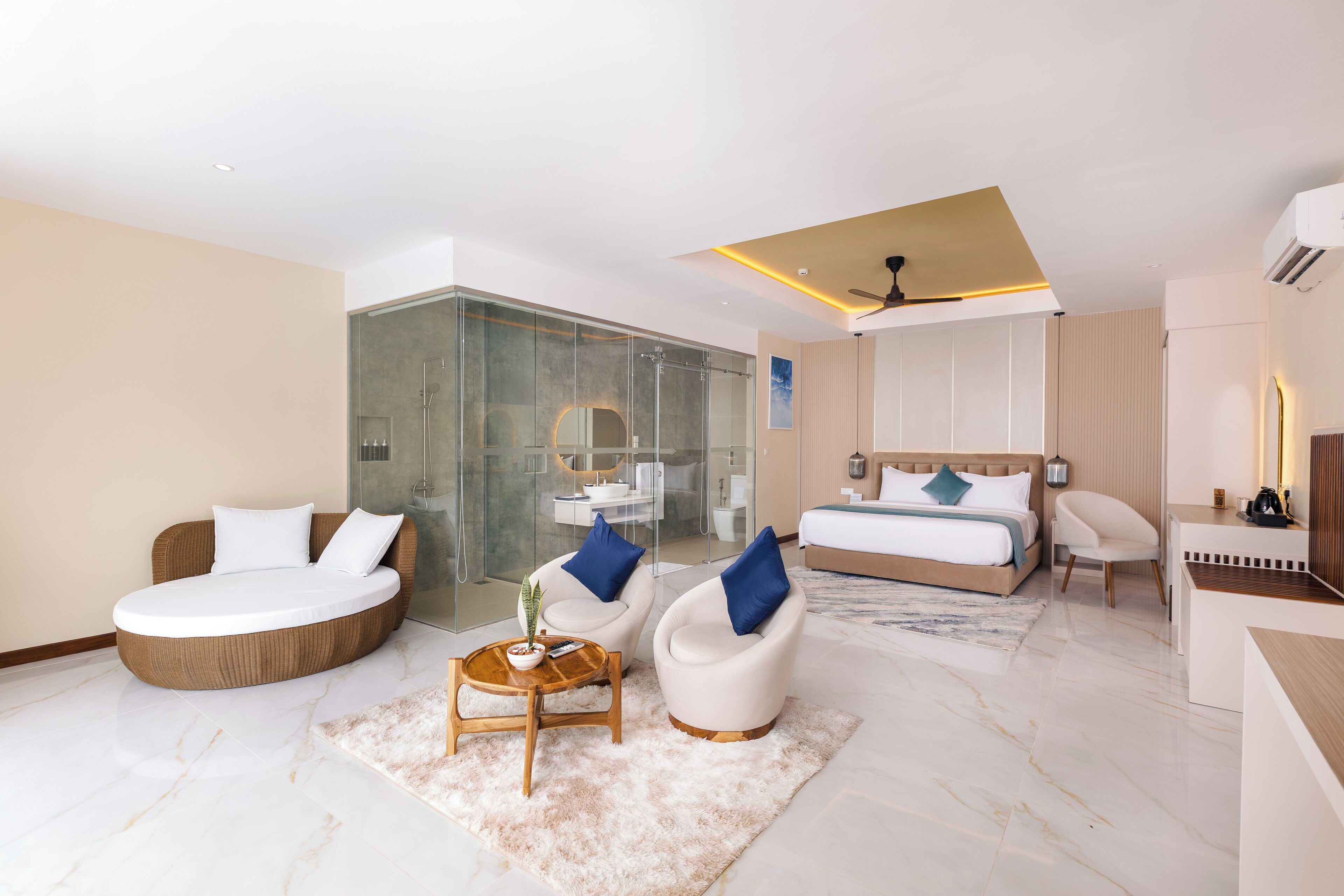 Deluxe Premier Pool Access | Sábanas de algodón egipcio, ropa de cama de alta calidad y edredón 
