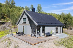 Ferienhütte, 4 Schlafzimmer, Terrasse, Seeblick | Aussenbereich