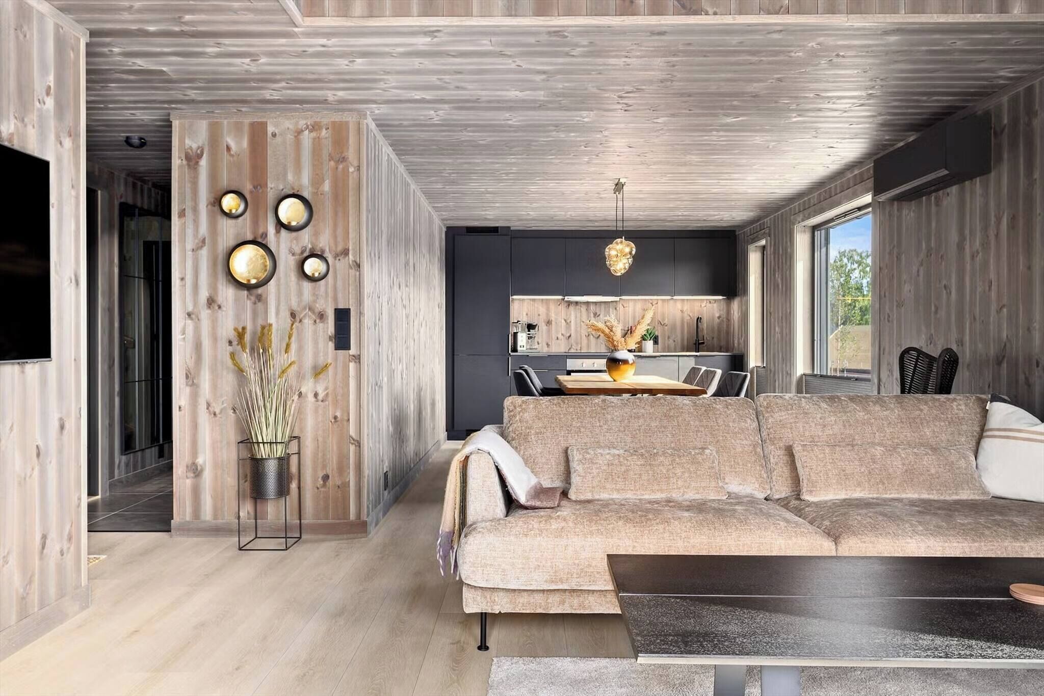 Cabin, 4 Bedrooms, Terrace, Lake View | Living area