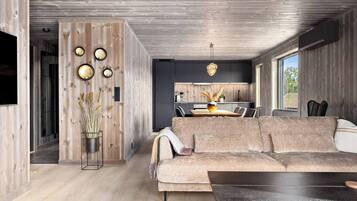 Cabin, 4 Bedrooms, Terrace, Lake View | Living area