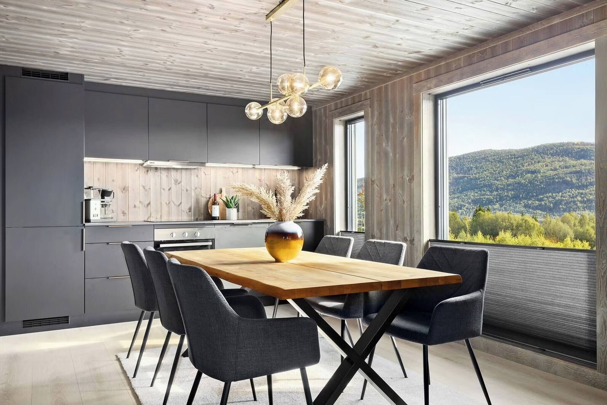 Cabin, 4 Bedrooms, Terrace, Lake View | Dining room