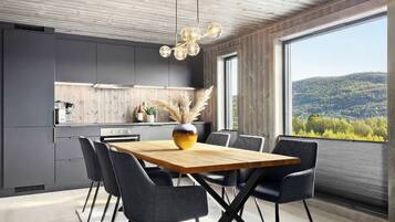 Cabin, 4 Bedrooms, Terrace, Lake View | Dining room