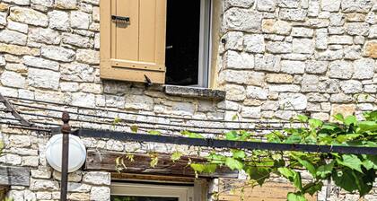 Maison provençale avec piscine chauffée, jacuzzi et vue à 5 minutes du Colorado