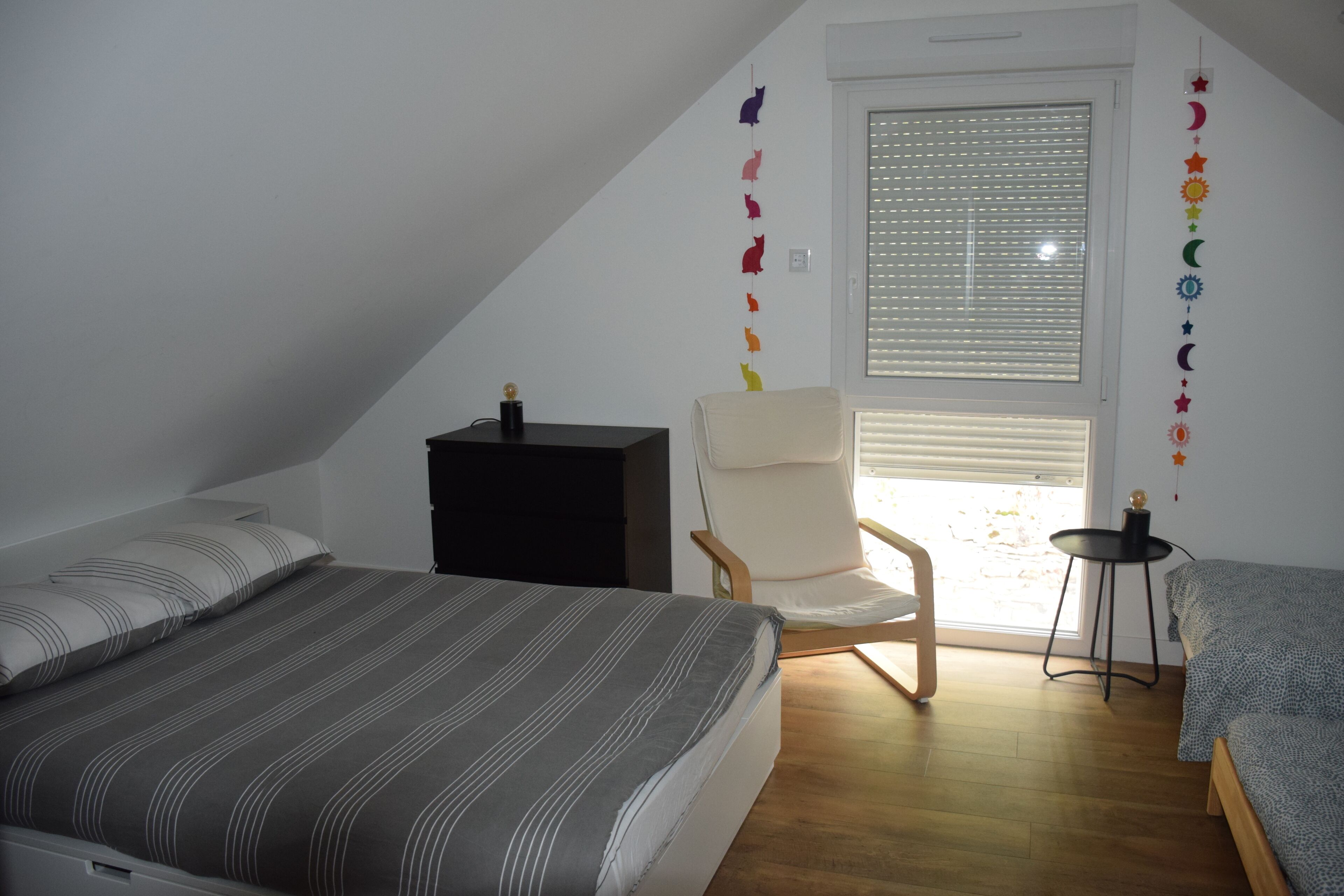 Iron/ironing board, internet, bed sheets