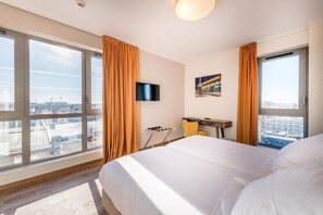 Room - All Suites Hotel Chartres Centre Gare (Chartres)