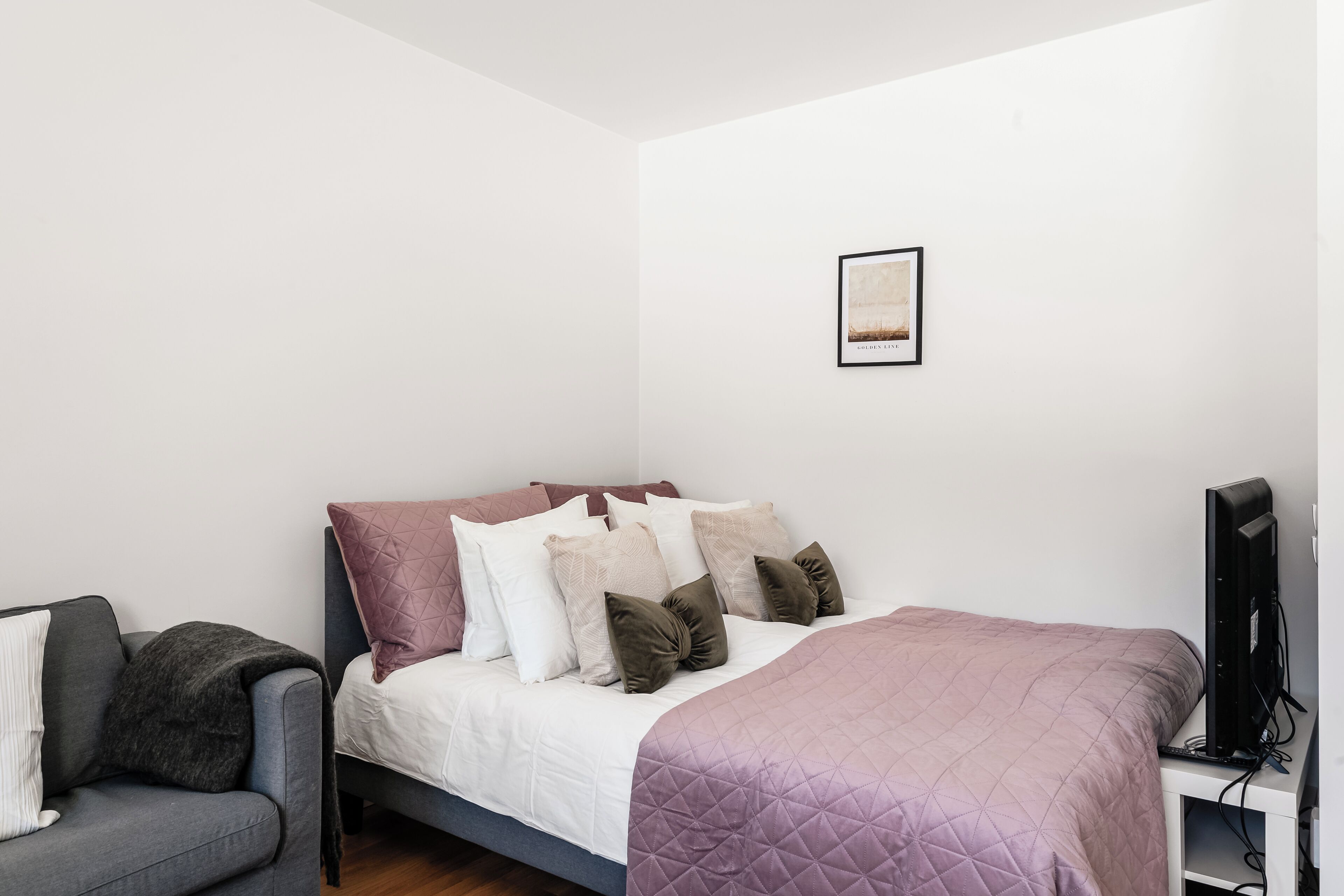 熨斗/熨衫板、Wi-Fi、床單