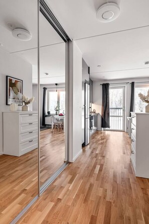 Unclassified image, 2 of 15, button