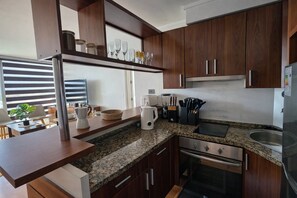 Apartment | Private kitchen - Oceana Suites Alto las Condes (Santiago)
