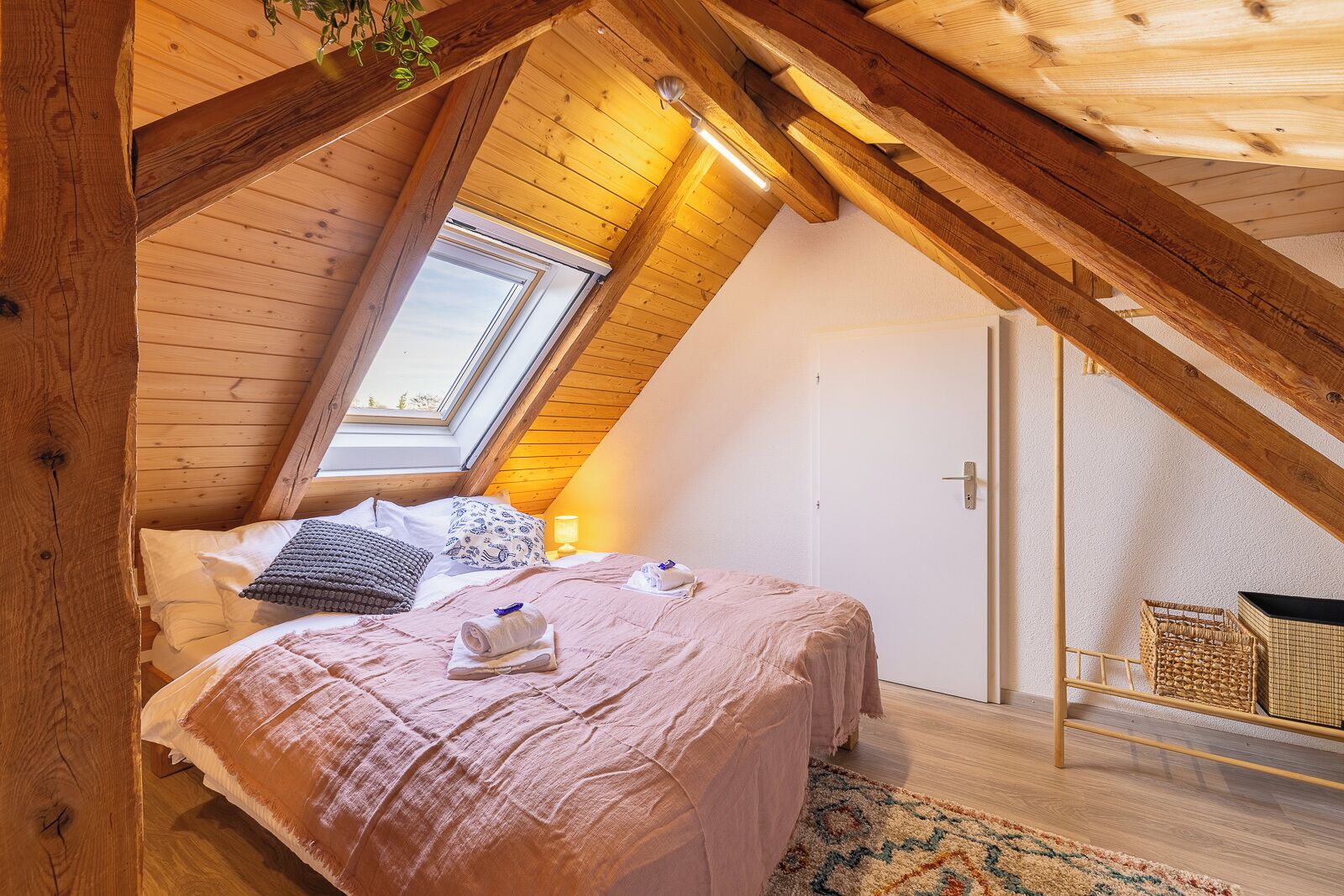 4 bedrooms, free WiFi, bed sheets