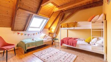 4 bedrooms, free WiFi, bed sheets