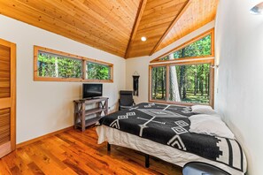 WiFi, bed sheets - South Meadow 69 - Woodsy Retreat (Black Butte Ranch)