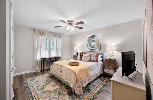 Cozy 2-bedroom townhome in enchanting Jackson with AC