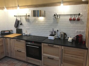 ميكروويف، فرن، موقد طهي مسطح، غسالة أطباق