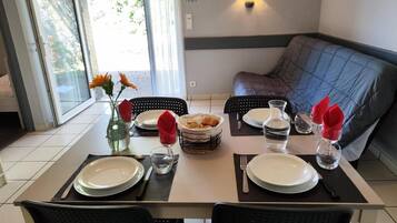 Appartement, 1 chambre, vue jardin | Restauration