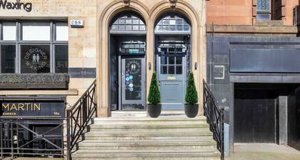 Warm & Spacious City Centre Stay | Sleeps 8