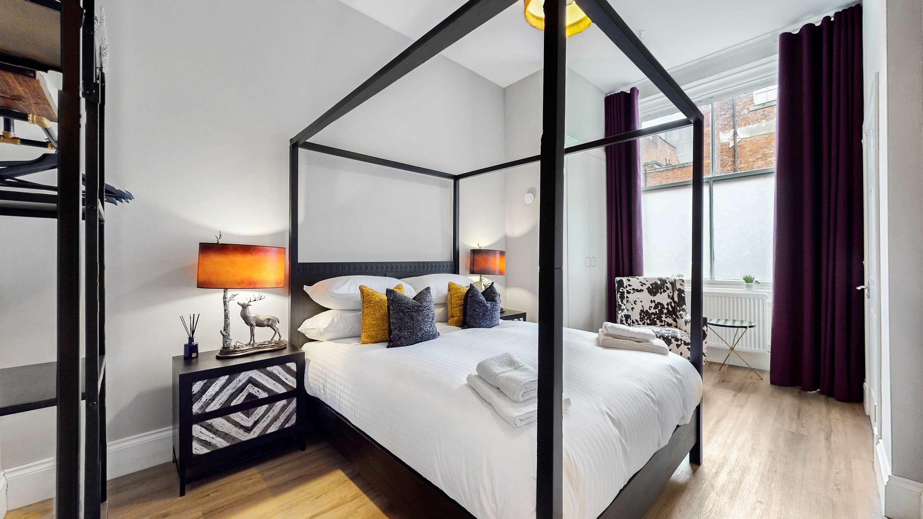 4 bedrooms, desk, iron/ironing board, WiFi