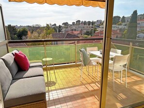 Interior - Les Camelias – Bright One-Bedroom Apartment with Terrace and Garage (Antibes)
