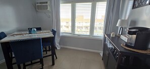 Dining - Bayshore Bungalow (Ocean City)