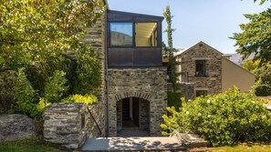 Exterior - The Denbigh Residence (Arrowtown)