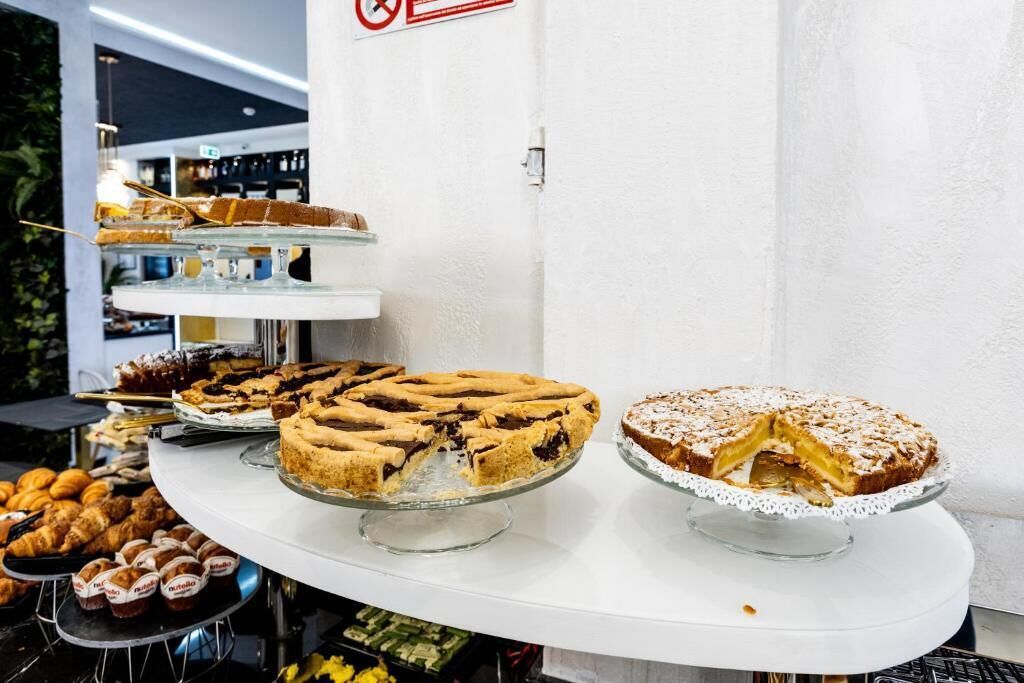 Tripla Basic, vista cortile | Ristoranti