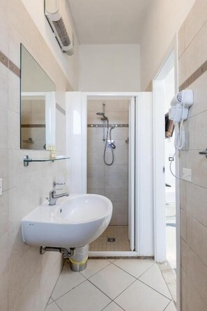 Suite Deluxe, balcone, vista mare | Bagno