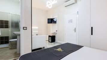 Triple Room, Balcony, City View