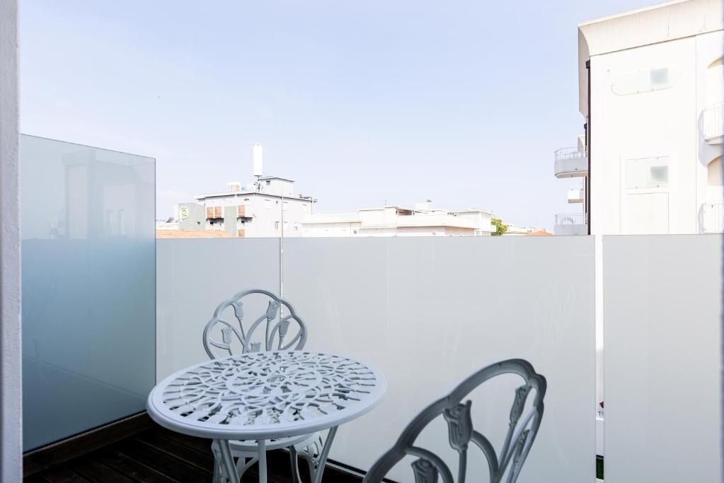 Singola Deluxe, balcone, vista mare | Ristorazione all'aperto