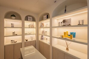 Sauna, ruang uap, dan pijat