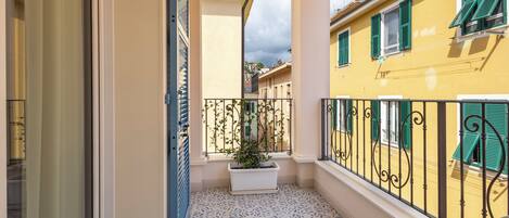 Classic Condo, Balcony, City View (Settima Luna) | Interior