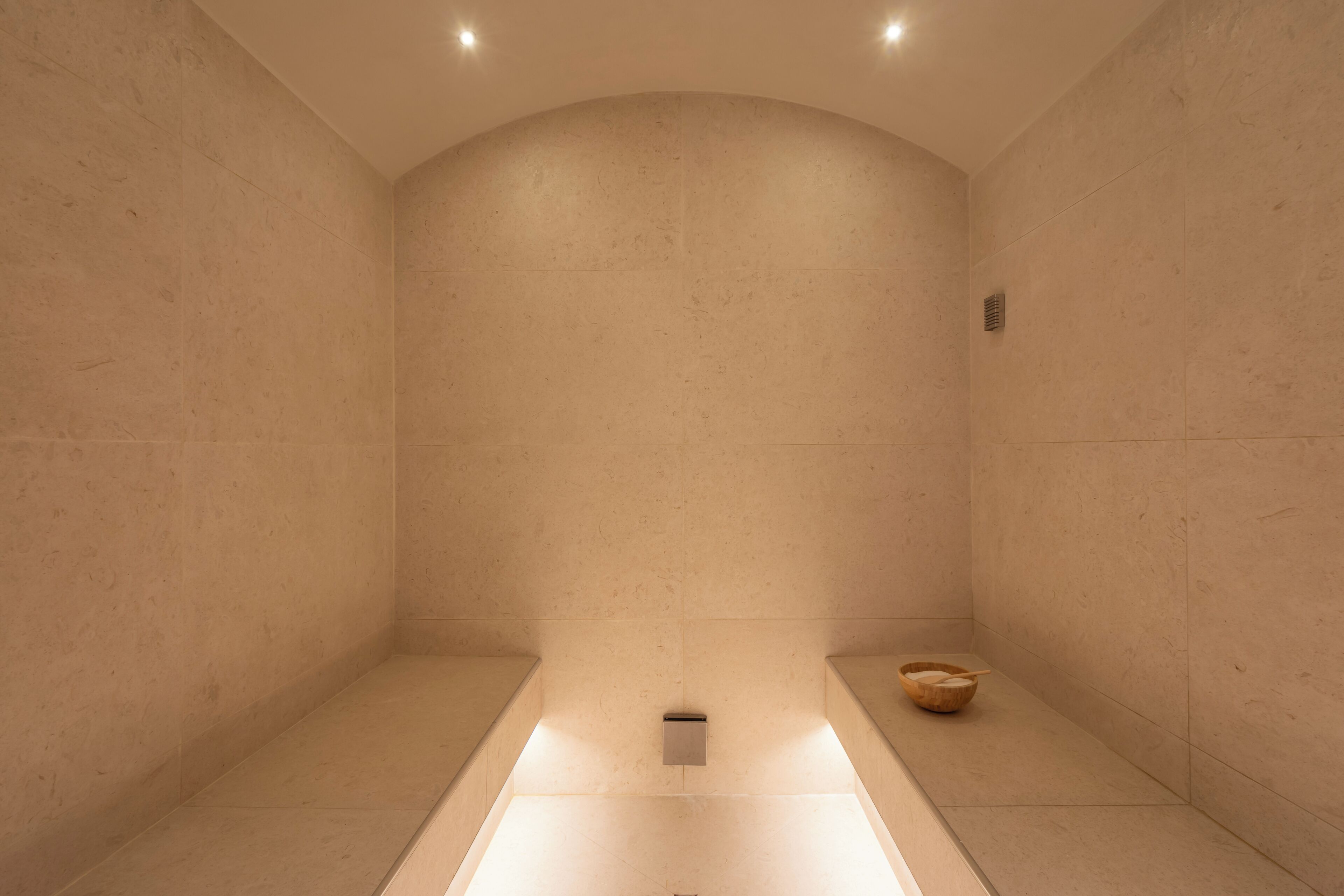 Sauna, steam room, massages